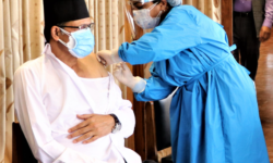 संघीय सांसद कोभिसिल्डको दोस्रो मात्रा खोप लगाउँदै, सभामुखबाट सुरू