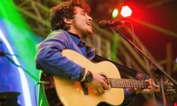 कमब्याक प्रस्तुतिमार्फत अमेरिकी आइडल गएका अर्थर गन शीर्ष सातमा