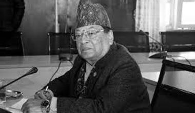 पूर्व महान्यायाधिवक्ता खड्काकाे काेराेनाले निधन