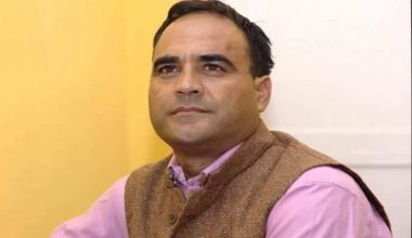 प्रधानमन्त्री ओली र राष्ट्रपति भण्डारीले संविधान जलाउन खोजे : कानुनविद्