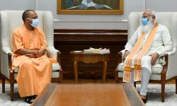 प्रधानमन्त्री मोदी र उत्तर प्रदेशका मुख्यमन्त्री योगीबीच भेटवार्ता
