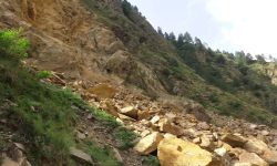 नारायणगढ-मुग्लिन सडक खण्ड अवरुद्ध