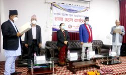 गण्डकी प्रदेशका मुख्य न्यायाधिवक्ताद्वारा शपथ  ग्रहण