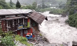 नपत्याउने खोलाले मनाङको सिंगो बस्ती नै बगायो