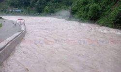 सुरक्षाकर्मीले गरे बेलाघाटमा फसेका ४ जनाको उद्धार