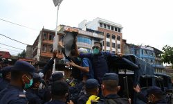 झापाको बीएन्डसीलाई सम्बन्धन दिन लागिएको विरोधमा प्रदर्शन, ६ जना पक्राउ