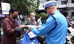 चोरीको मोटरसाइकल धनीलाई हस्तान्तरण