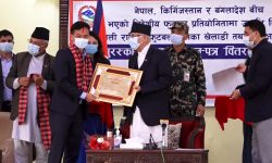 थ्री नेसन्स कप विजेता राष्ट्रिय फुटबल टोली जनही ४/४ लाख नगदसहित पुरस्कृत (फोटो फिचर)