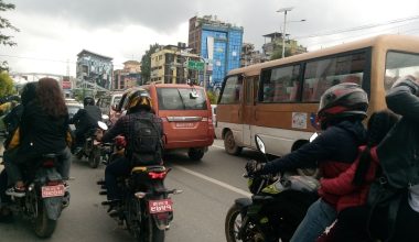उपत्यकाका सडकमा सवारीसाधनको भिड (फोटो फिचर)