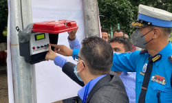 विमानस्थलको गोल्डेन गेटमा ट्राफिक बत्ती जडान