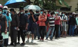 खोप लगाएको प्रमाणपत्र लिन शुक्रराज अस्पतालमा भिड