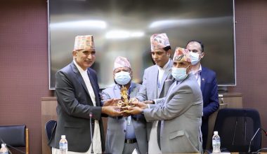उपप्रधान तथा अर्थमन्त्री पौडेलको बिदाई, साथ र सहयोगका लागि कर्मचारीलाई धन्यवाद