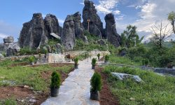 आन्तरिक पर्यटक आकर्षित गर्दै तनहुँको थाङ्दी झरना ! (फोटो फिचर)