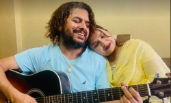 पत्नीको तस्बिरसहित प्रमोदको स्टाटस, लाइक र कमेन्टको वर्षा !