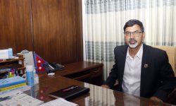 काम छोडेर चाकडी गर्न नआउन अर्थमन्त्री  शर्माकाे आग्रह