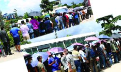 सरकारको प्राथमिकतामा खोप, यसरी लाग्यो भिड (फोटो फिचर)