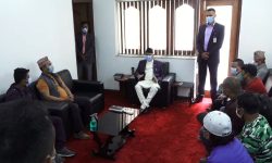 एमाले अध्यक्ष ओली कार्यालयमा नियमित