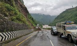 गए रातिदेखि अवरुद्ध नारायणगढ–मुग्लिन सडकखण्ड खुलाउने प्रयास जारी