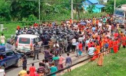 मृत भेटिएकी सुजिता भण्डारीका सम्बन्धमा निष्पक्ष छानबिनकाे माग गर्दै पूर्वपश्चिम राजमार्ग अवरुद्ध