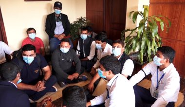 स्वार्थ समूहको चलखेल भएकाे भन्दै प्राधिकरणमा कर्मचारीको आन्दोलन