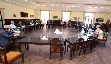 सत्तारूढ गठबन्धनका नेताहरूको बैठक बालुवाटारमा
