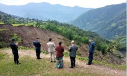 वाग्मती प्रदेशका दुई मन्त्रीद्वारा दोलखा लापिलाङ पहिराको स्थलगत निरीक्षण
