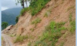 हेलम्बु राजमार्ग अवरुद्ध