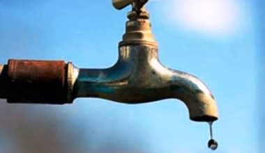 धमिलो पानी ल्याउन एक घण्टा पैदल