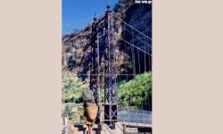 तातोपानीको झोलुंगे पुल