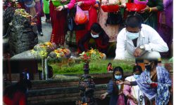 पशुपति क्षेत्रमा घट्न थाले भक्तजन (फोटो फिचर)