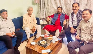 नेता गिरिको घाँटीमा क्यान्सरकाे लक्षण देखियाे