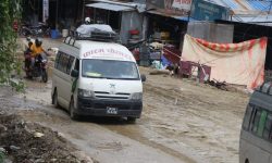 नारायणगढ-बुटवल सडक : खाल्डाखुल्डीले सवारी गुडाउन सकस