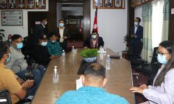 उपचार खर्च दिने व्यवस्था गरेकामा अर्थमन्त्रीलाई मेरुदण्ड पक्षघात समूहकोे धन्यवाद