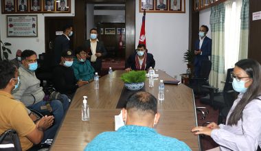 उपचार खर्च दिने व्यवस्था गरेकामा अर्थमन्त्रीलाई मेरुदण्ड पक्षघात समूहकोे धन्यवाद