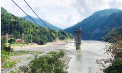 तीन जिल्ला जोड्ने निर्माणाधीन झोलुङ्गेपुल