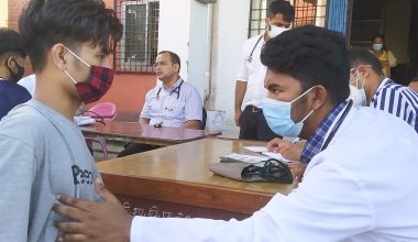 बालगृहका बालबालिकाको नि:शुल्क स्वास्थ्य परीक्षण (फाेटाे फिचर)