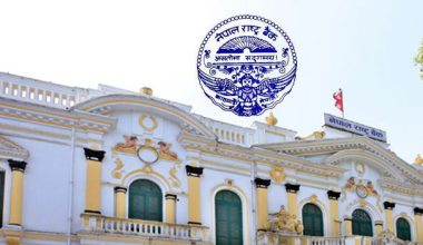 विदेशी मुद्राको सञ्चिती घटेपछि राष्ट्र बैंक दबावमा