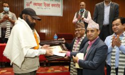 शतक रक्तदाता कर्माचार्यलाई सम्मान