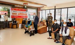 भक्तपुरका जिल्ला सभापतिलाई चुनाव हराएर देखाउन महेश बस्नेतलाई देउवाकाे चेतावनी