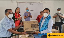 सिद्धार्थ बैंकद्वारा आदर्श कन्या निकेतनलाई कम्प्युटर हस्तान्तरण