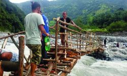 यस्तो बन्यो तिम्बु-हल्दे जोड्ने काठको फट्के ! (फोटो फिचर)