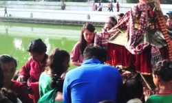 भक्तपुरको इन्द्रदह (सिद्धपोखरी)मा बिहानैदेखि मेला