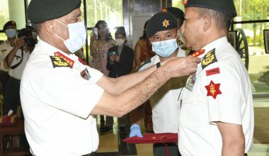 प्रधानसेनापति शर्माले प्रदान गरे रथी राणालाई दर्ज्यानी चिह्न