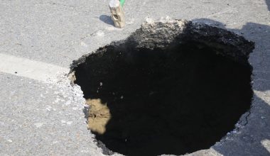 बानेश्वरको मुल सडकमा कसरी पर्‍यो भ्वाङ ?