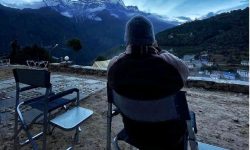 सगरमाथाको फेदीमा बसेर अनुपम खेरको यस्तो ट्विट