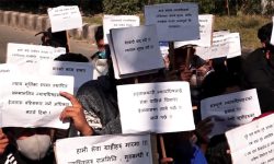 इजलास बहिष्कार गर्ने न्यायाधीशको विरोधमा कलाकारले गरे सडक नाटक (तस्बिरसहित)