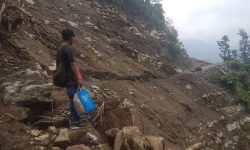 उदयपुरमा ग्रामीण सडक अझै खुलेन, सवारीसाधन बीच बाटोमै थन्किए