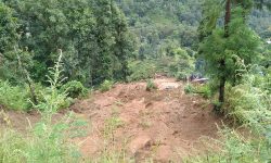 ठेकेदारको लापरवाहीले करोडौँको योजना पहिराेका जोखिममा