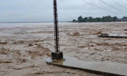 कोसी ब्यारेजका ४२ ढोका खोलिए, सतर्क रहन आग्रह