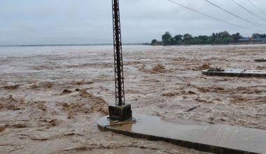 कोसी ब्यारेजका ४२ ढोका खोलिए, सतर्क रहन आग्रह